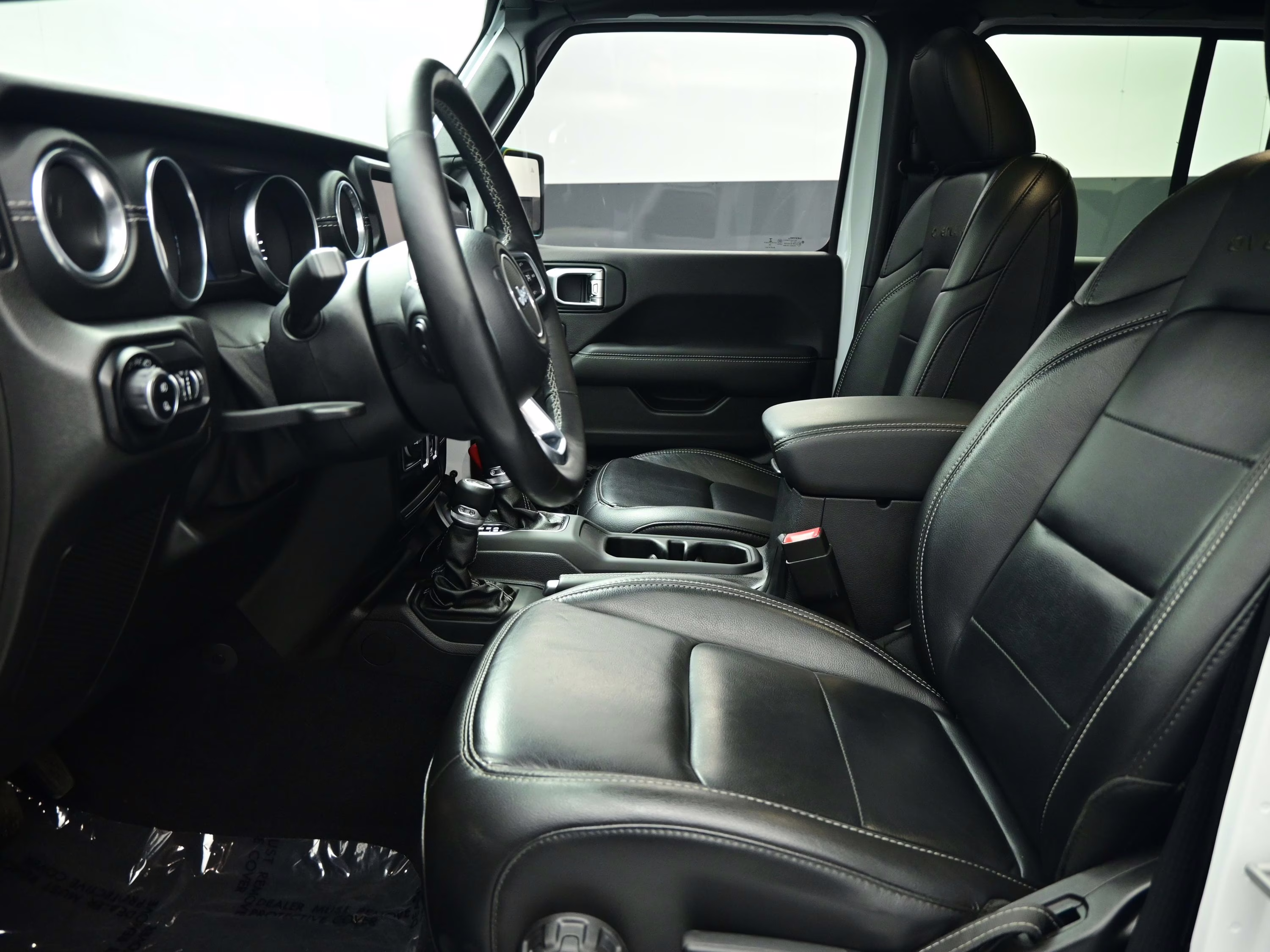 2020 Bright White Clearcoat Jeep Gladiator Overland 4X4 Truck