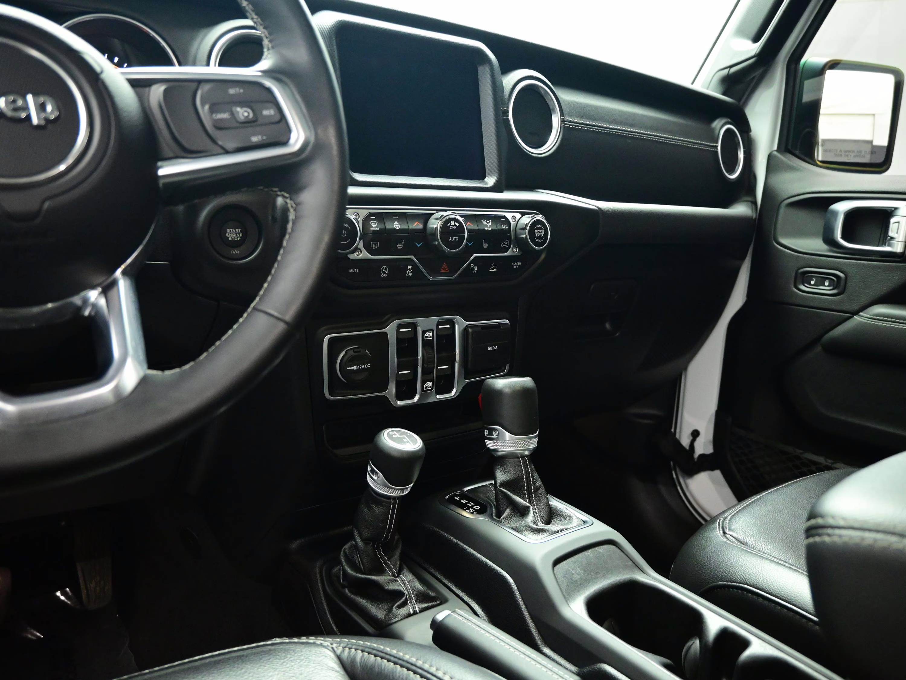 2020 Bright White Clearcoat Jeep Gladiator Overland 4X4 Truck