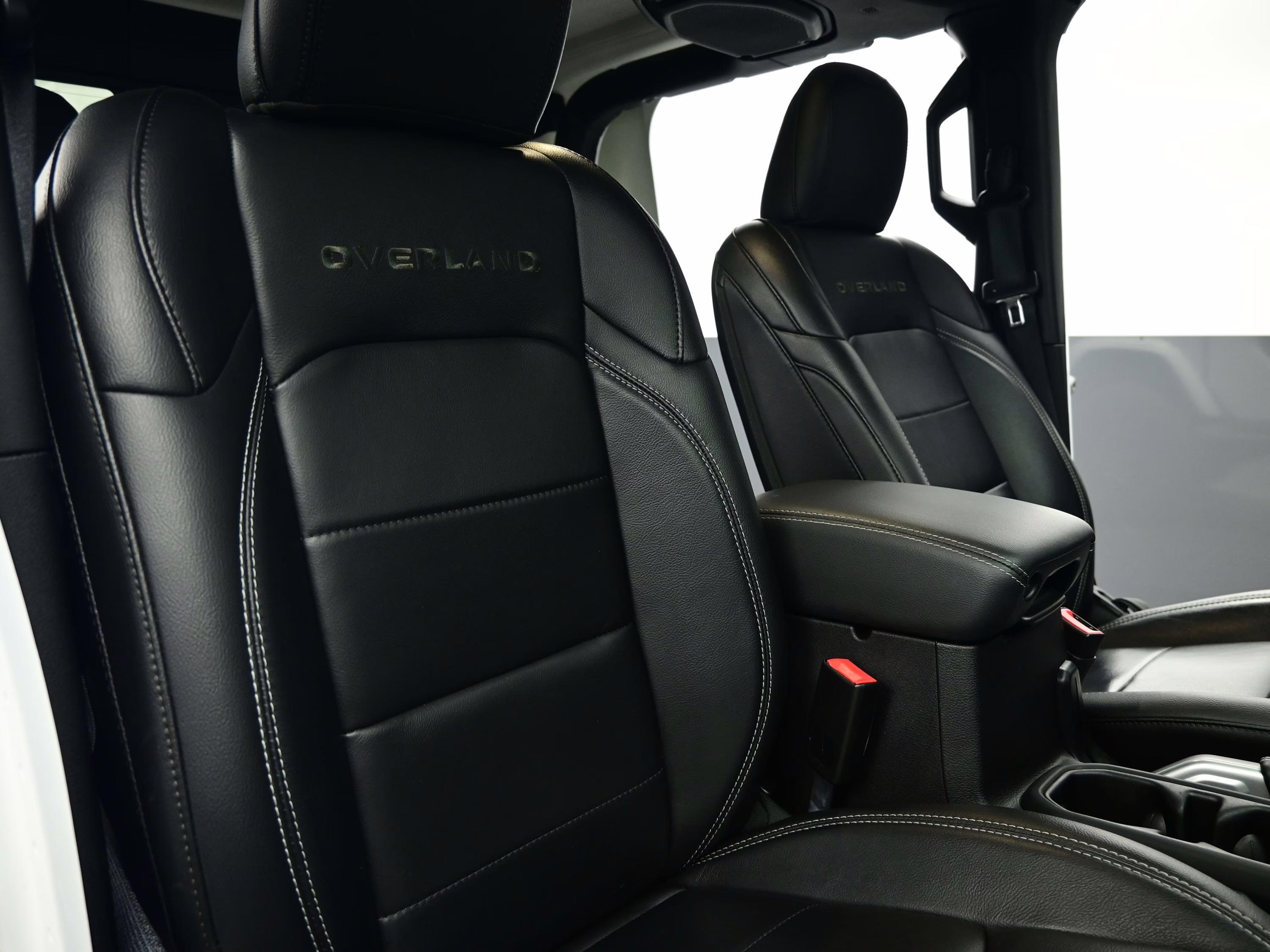 2020 Bright White Clearcoat Jeep Gladiator Overland 4X4 Truck