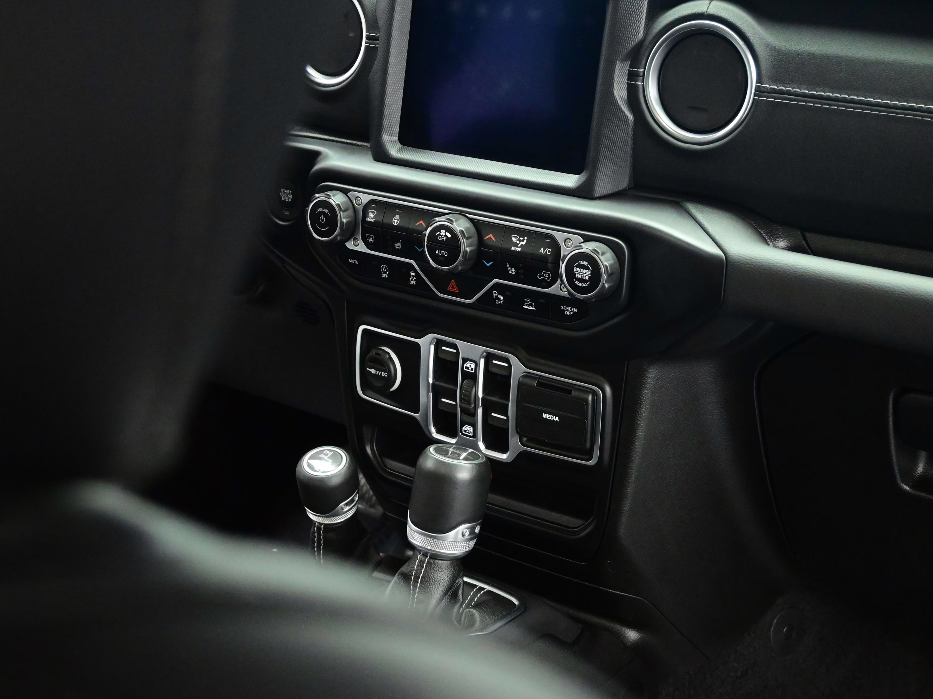 2020 Bright White Clearcoat Jeep Gladiator Overland 4X4 Truck