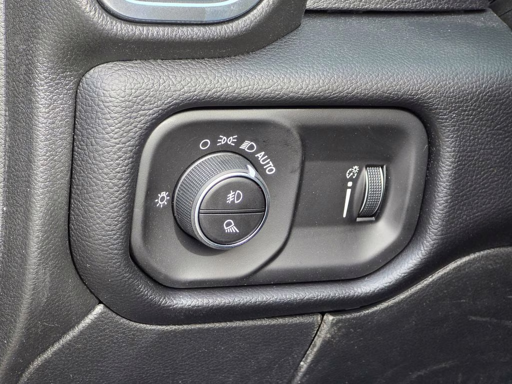 2026 Diamond Black Crystal Pearlcoat Ram 3500 Big Horn 4X4 Truck