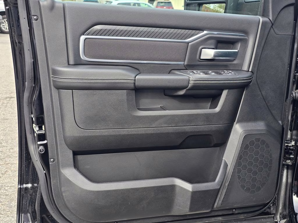 2026 Diamond Black Crystal Pearlcoat Ram 3500 Big Horn 4X4 Truck