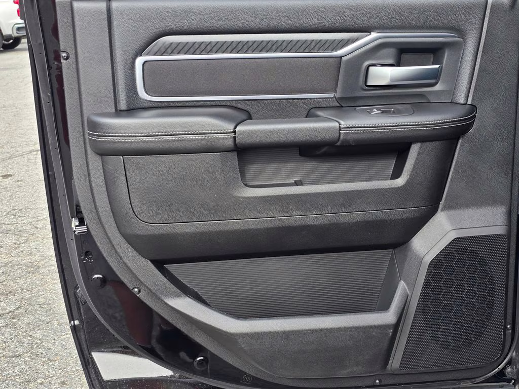 2026 Diamond Black Crystal Pearlcoat Ram 3500 Big Horn 4X4 Truck