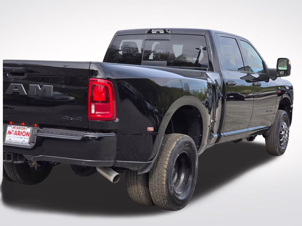 2026 Diamond Black Crystal Pearlcoat Ram 3500 Big Horn 4X4 Truck