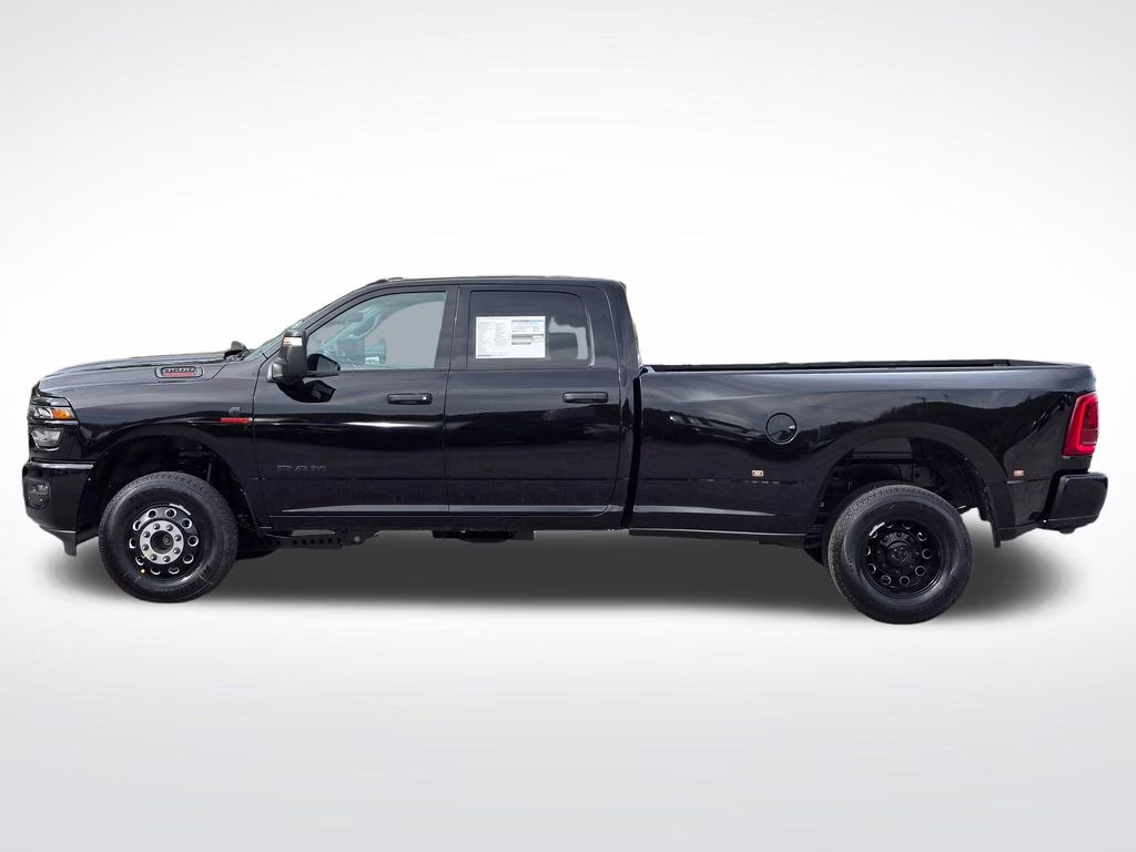 2026 Diamond Black Crystal Pearlcoat Ram 3500 Big Horn 4X4 Truck