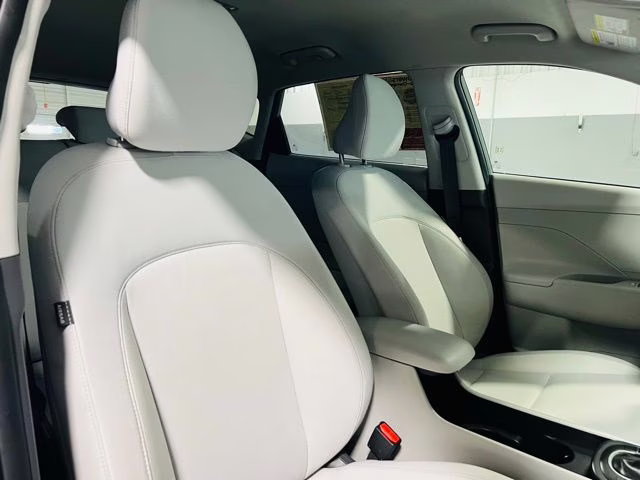 2025 Mirage Green Hyundai Kona SEL FWD SUV