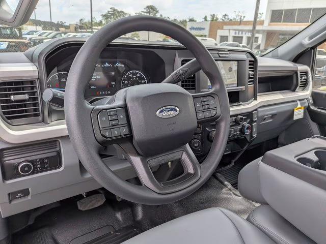 2026 Oxford White Ford Super Duty F-550 DRW XL 4X4 Truck