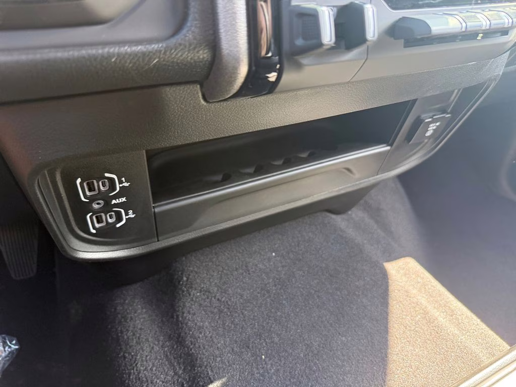 2026 Diamond Black Crystal Pearlcoat Ram 2500 Tradesman 4X4 Truck