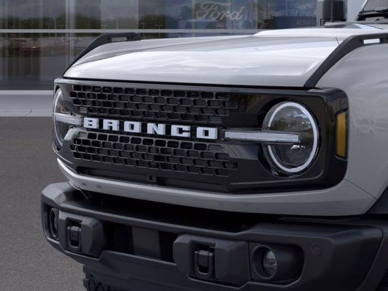 2026 Avalanche Gray Ford Bronco Badlands 4X4 SUV