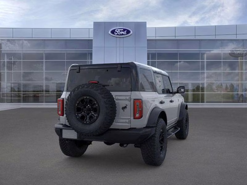 2026 Avalanche Gray Ford Bronco Badlands 4X4 SUV