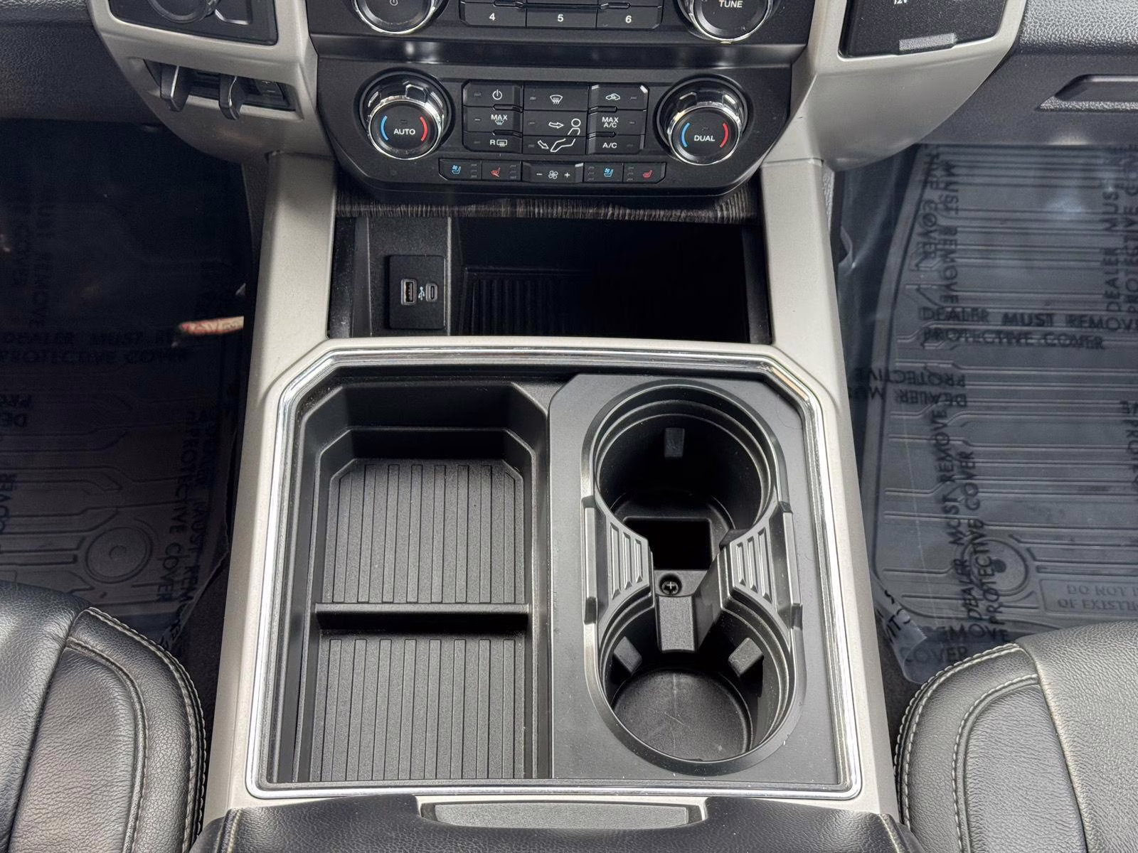 2020 Oxford White Ford Super Duty F-250 SRW Lariat 4X4 Truck