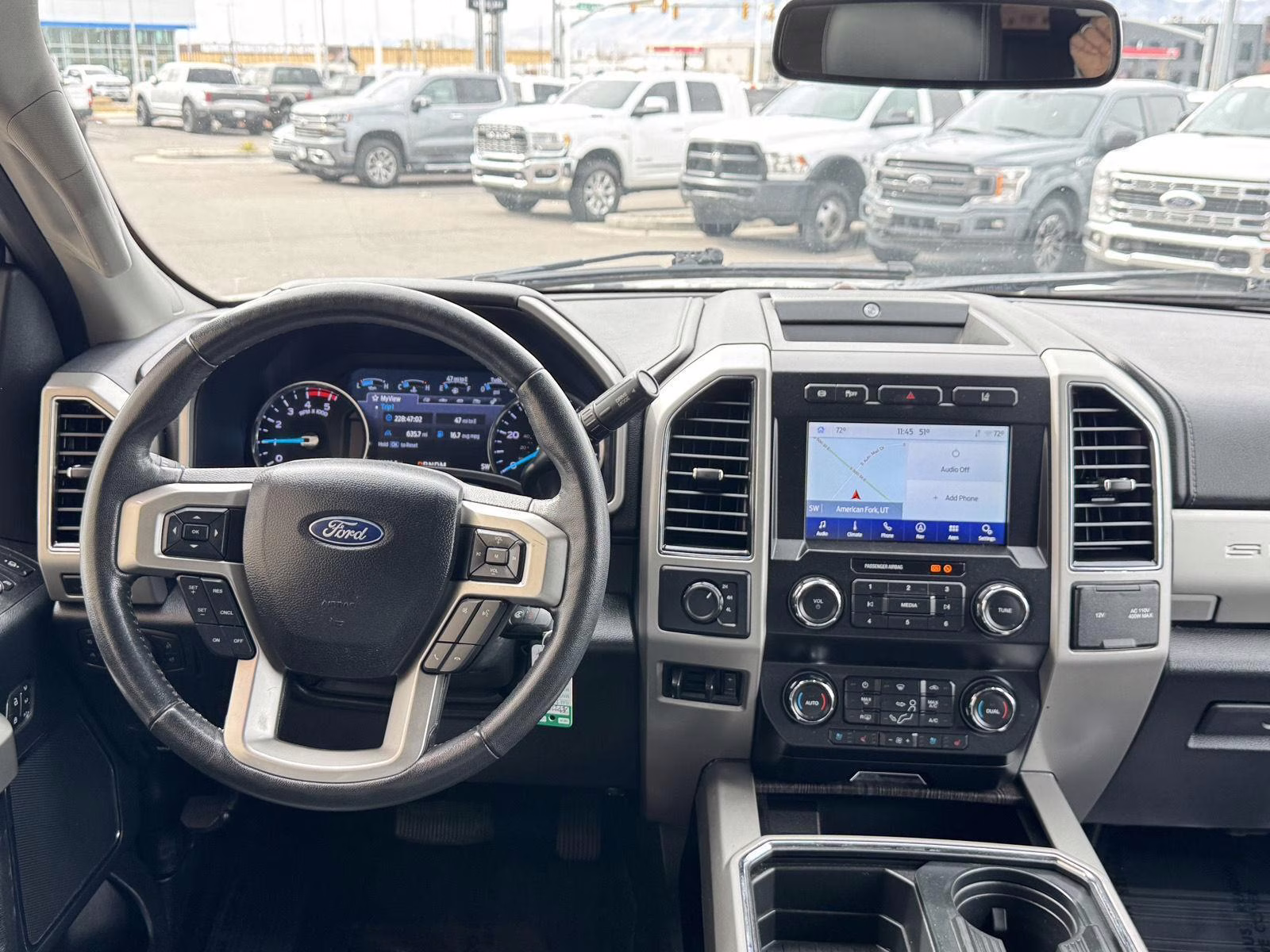 2020 Oxford White Ford Super Duty F-250 SRW Lariat 4X4 Truck