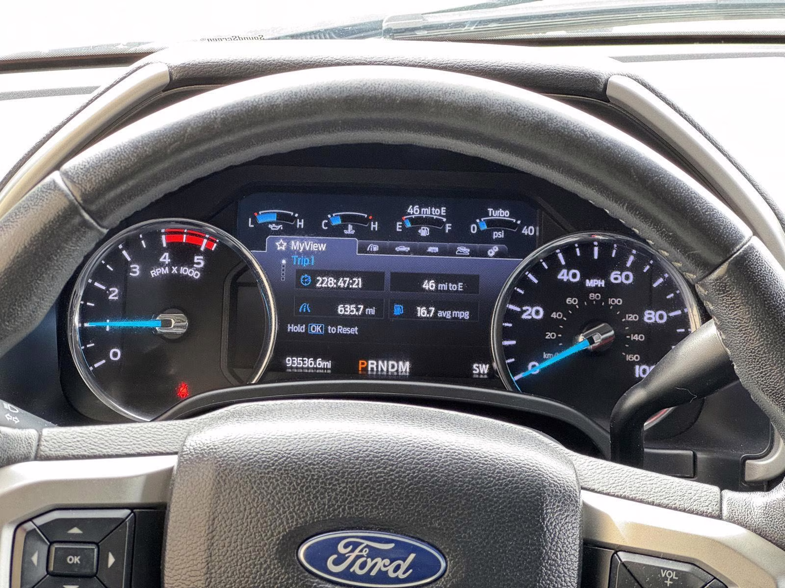 2020 Oxford White Ford Super Duty F-250 SRW Lariat 4X4 Truck