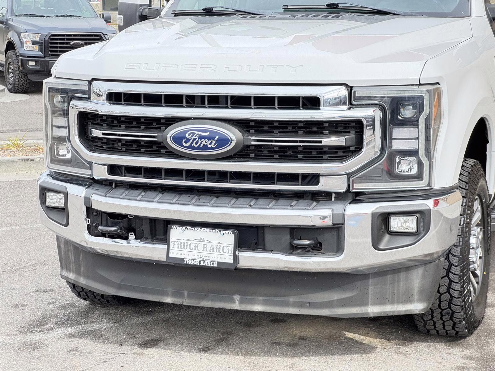 2020 Oxford White Ford Super Duty F-250 SRW Lariat 4X4 Truck