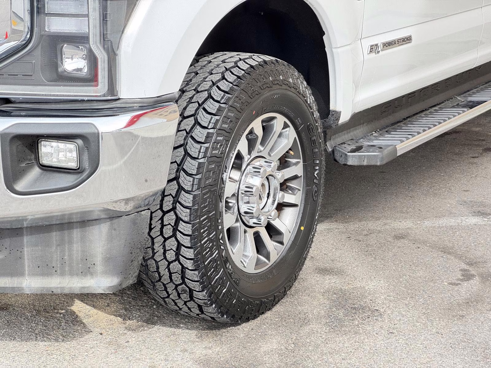 2020 Oxford White Ford Super Duty F-250 SRW Lariat 4X4 Truck