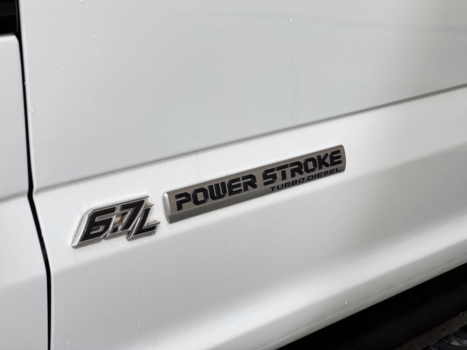 2020 Oxford White Ford Super Duty F-250 SRW Lariat 4X4 Truck