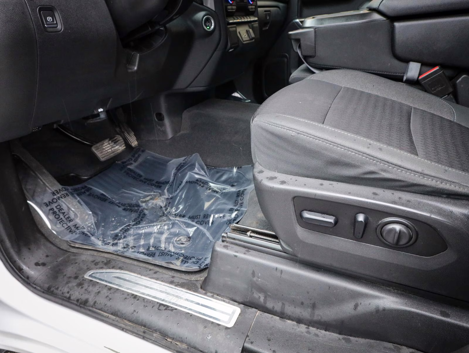 2021 Summit White Chevrolet Silverado 1500 LT 4X4 Truck