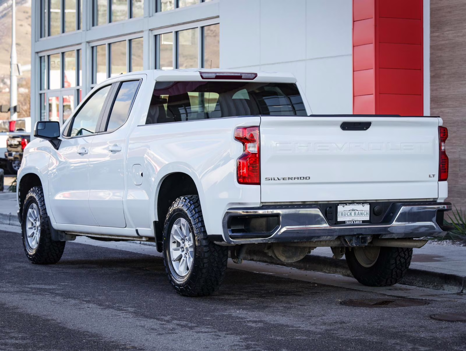 2021 Summit White Chevrolet Silverado 1500 LT 4X4 Truck