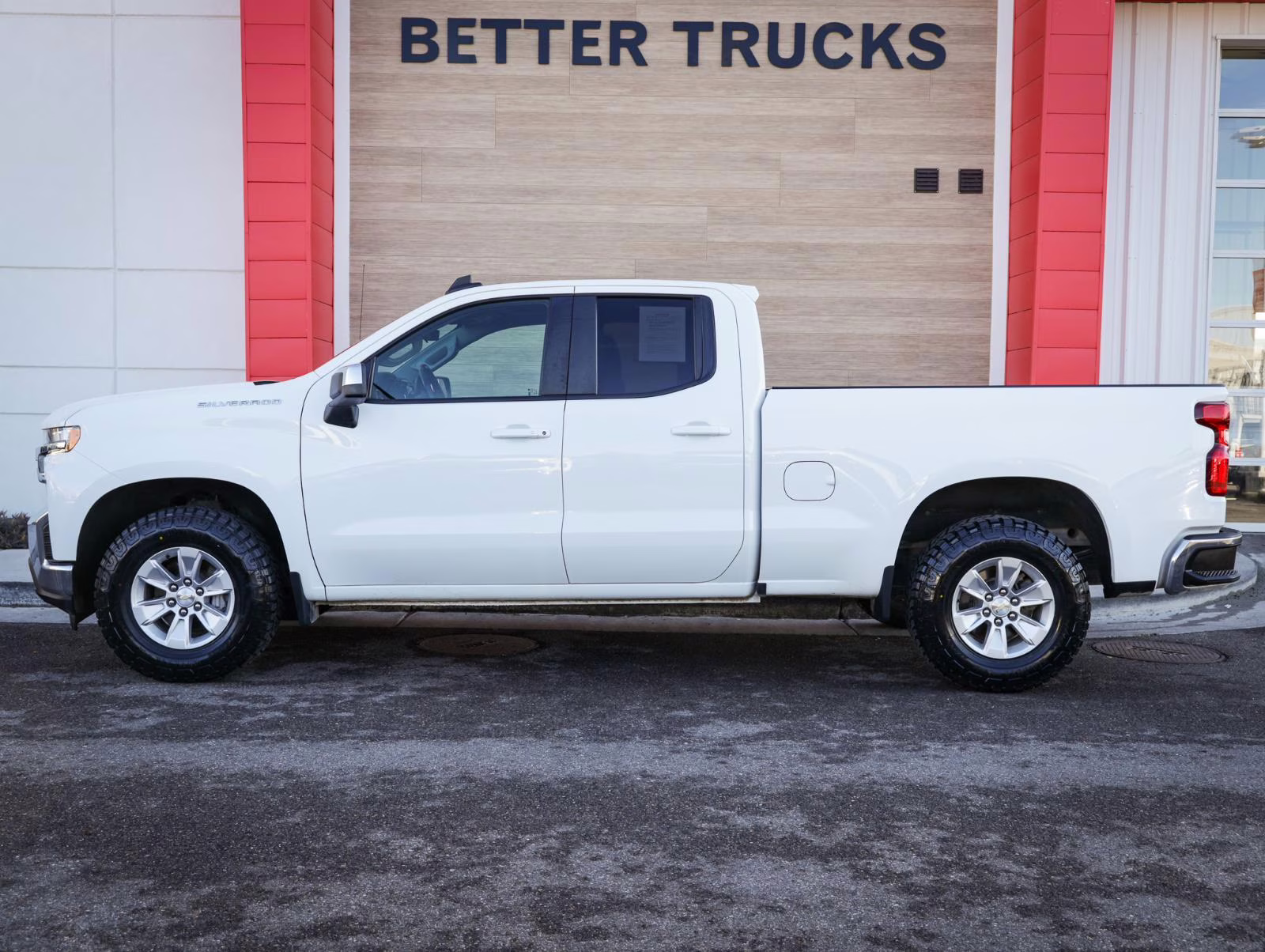 2021 Summit White Chevrolet Silverado 1500 LT 4X4 Truck