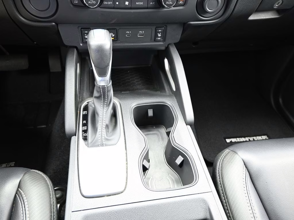 2024 Cardinal Red Metallic Tricoat Nissan Frontier SL RWD Truck