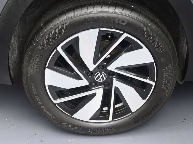 2025 Gray Volkswagen Atlas 2.0T SE w/Technology FWD SUV