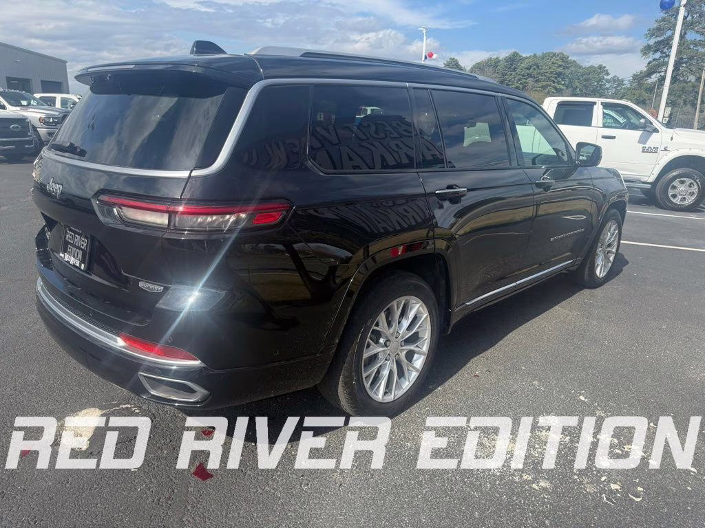 2021 Diamond Black Crystal Pearlcoat Jeep Grand Cherokee L Summit 4X4 SUV