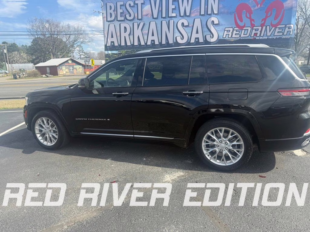 2021 Diamond Black Crystal Pearlcoat Jeep Grand Cherokee L Summit 4X4 SUV