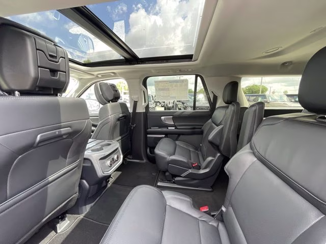 2026 Glacier Gray Metallic Tri-Coat Ford Expedition Max Platinum 4X4 SUV