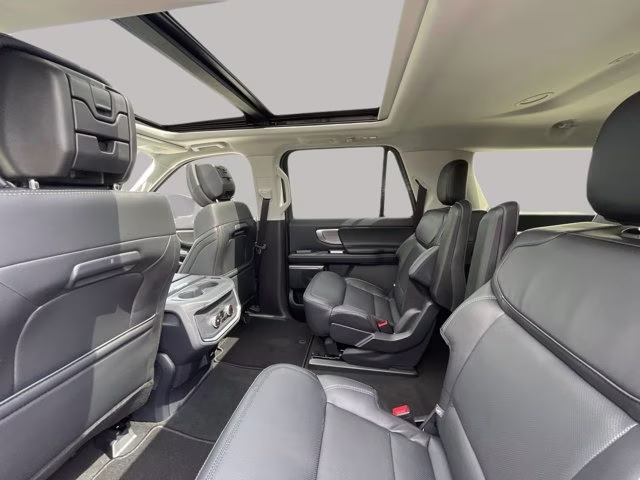2026 Glacier Gray Metallic Tri-Coat Ford Expedition Max Platinum 4X4 SUV
