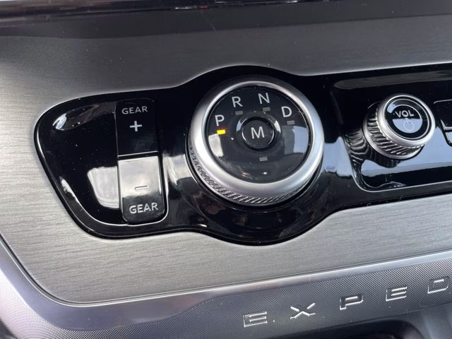 2026 Glacier Gray Metallic Tri-Coat Ford Expedition Max Platinum 4X4 SUV