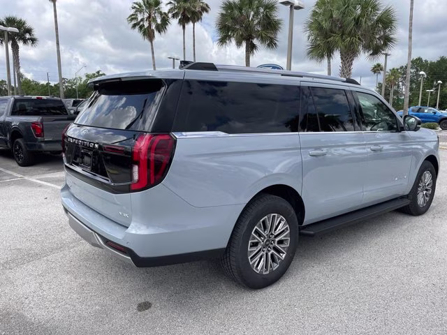 2026 Glacier Gray Metallic Tri-Coat Ford Expedition Max Platinum 4X4 SUV