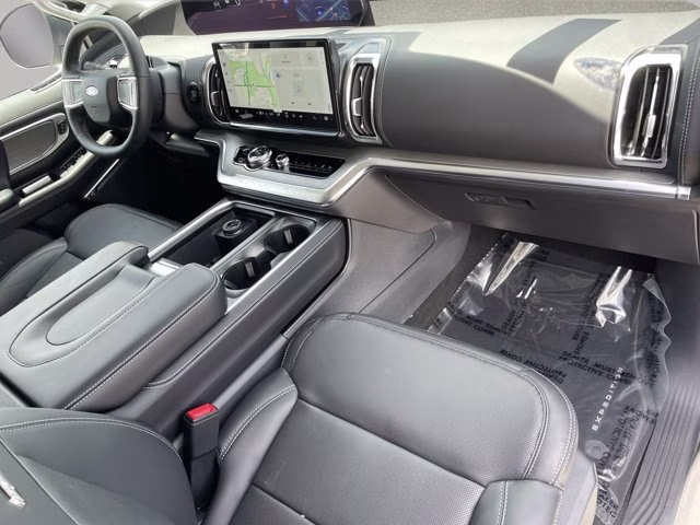 2026 Glacier Gray Metallic Tri-Coat Ford Expedition Max Platinum 4X4 SUV
