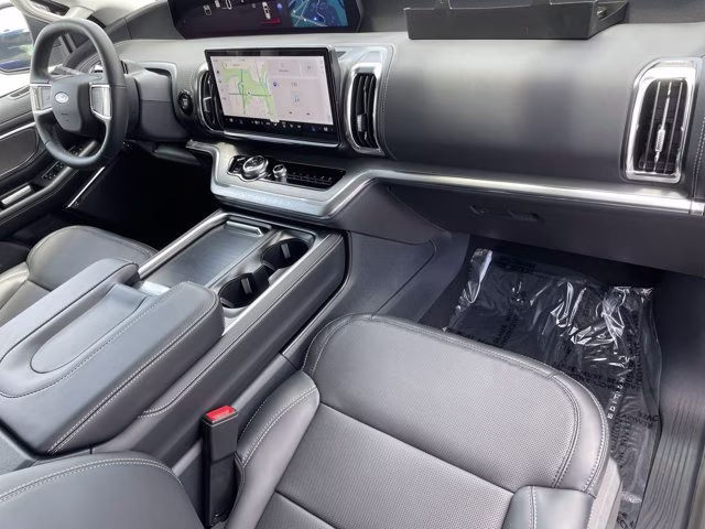 2026 Glacier Gray Metallic Tri-Coat Ford Expedition Platinum 4X4 SUV