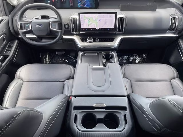 2026 Glacier Gray Metallic Tri-Coat Ford Expedition Platinum 4X4 SUV