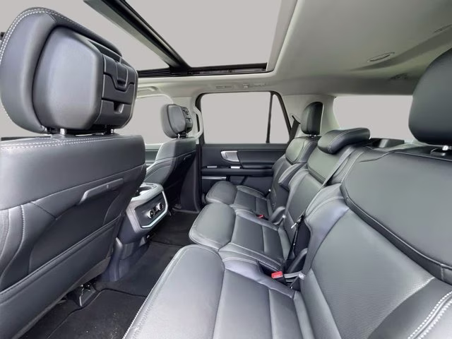 2026 Glacier Gray Metallic Tri-Coat Ford Expedition Platinum 4X4 SUV