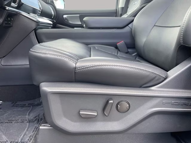 2026 Glacier Gray Metallic Tri-Coat Ford Expedition Platinum 4X4 SUV