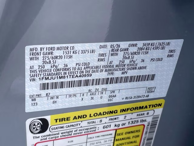2026 Glacier Gray Metallic Tri-Coat Ford Expedition Platinum 4X4 SUV