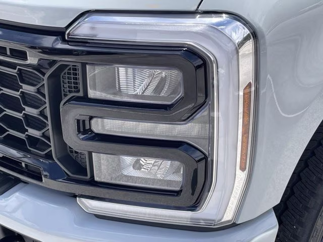2026 Avalanche Ford Super Duty F-250 SRW XLT 4X4 Truck