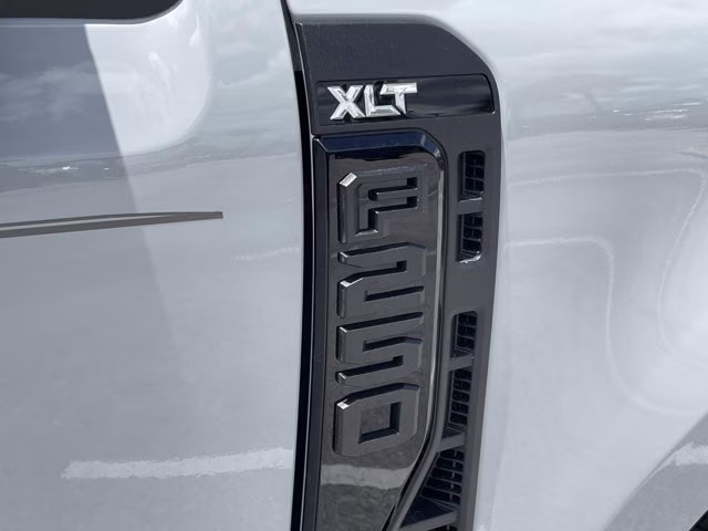 2026 Avalanche Ford Super Duty F-250 SRW XLT 4X4 Truck