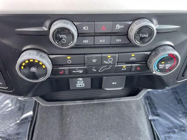 2026 Avalanche Ford Super Duty F-250 SRW XLT 4X4 Truck