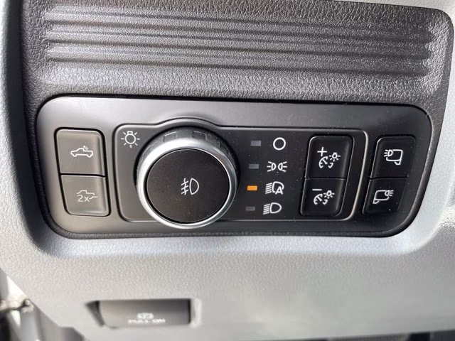 2026 Avalanche Ford Super Duty F-250 SRW XLT 4X4 Truck