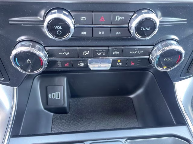 2026 Avalanche Ford F-150 XLT RWD Truck