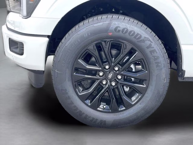 2026 Star White Metallic Tri-Coat Ford F-150 LARIAT RWD Truck