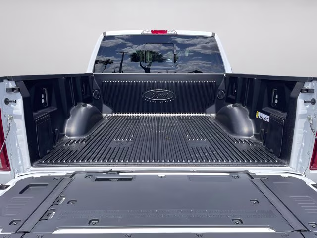 2026 Star White Metallic Tri-Coat Ford F-150 LARIAT RWD Truck
