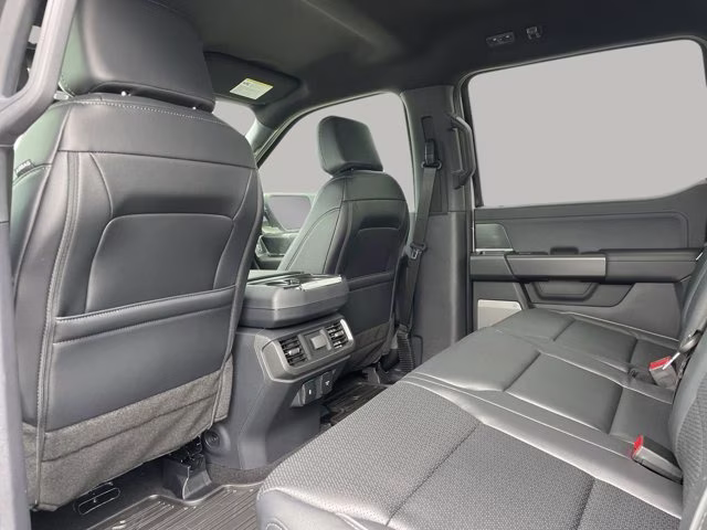 2026 Avalanche Ford F-150 LARIAT 4X4 Truck