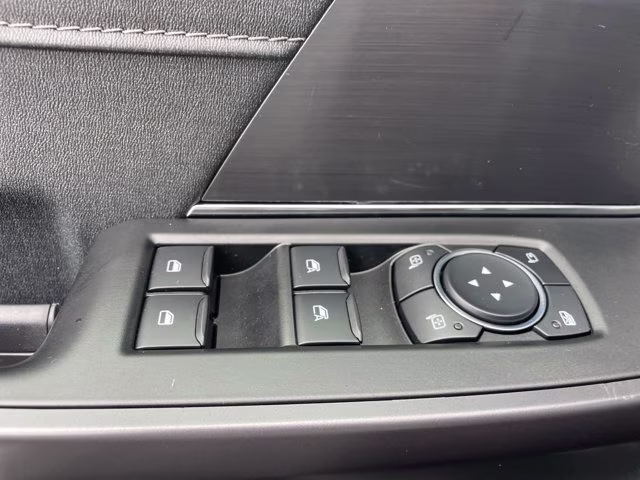 2026 Avalanche Ford F-150 LARIAT 4X4 Truck