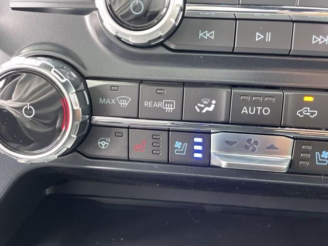 2026 Avalanche Ford F-150 LARIAT 4X4 Truck