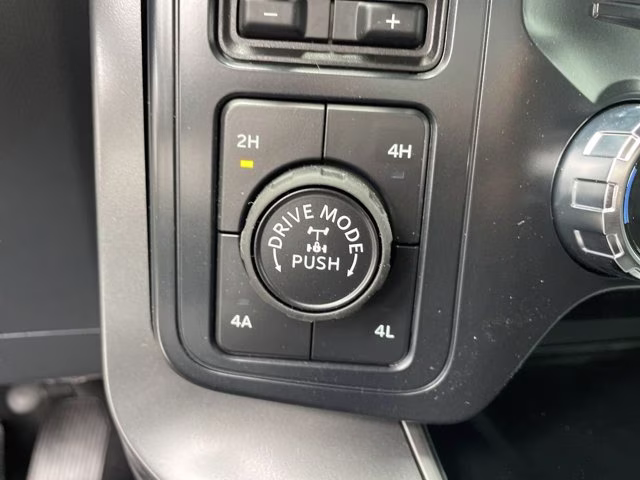 2026 Avalanche Ford F-150 LARIAT 4X4 Truck