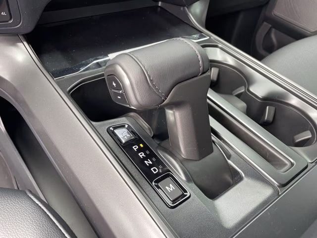 2026 Avalanche Ford F-150 LARIAT 4X4 Truck
