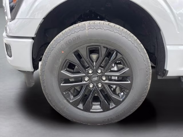 2026 Avalanche Ford F-150 LARIAT 4X4 Truck